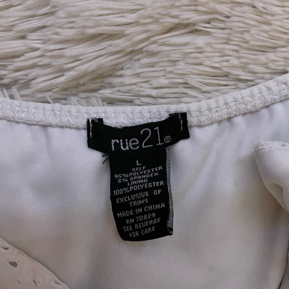 White flowy romper - Picture 2 of 2